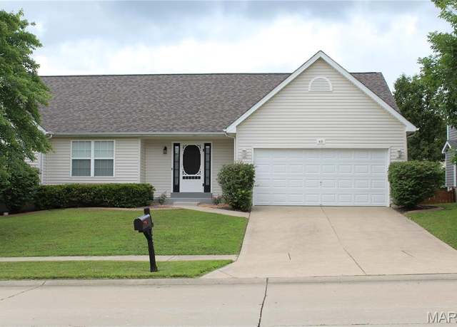 Property at 425 Valley Oaks Dr, Wentzville, MO 63385, 3 beds, 3 baths