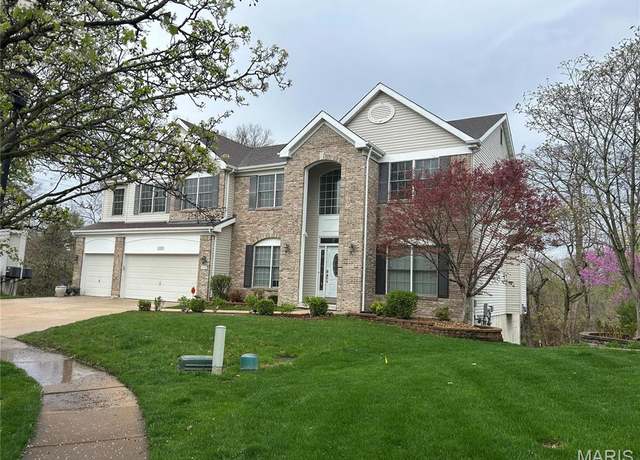 Property at 13242 Autumn Trails Ct, Creve Coeur, MO 63141, 6 beds, 5.5 baths