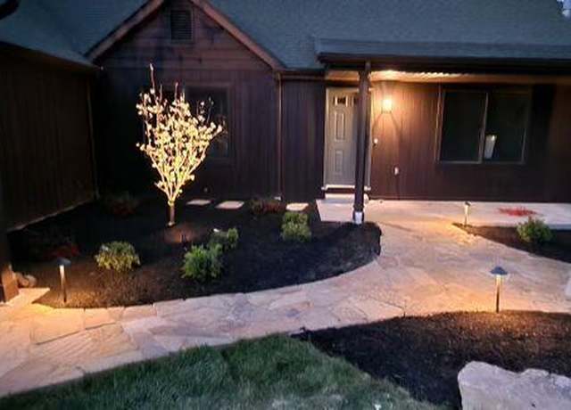 Property at 360 Oakview Estates Ct, Labadie, MO 63055, 2 beds, 3 baths