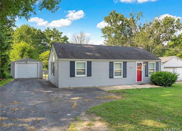 Property at 2212 E 5th St, Washington, MO 63090, 3 beds, 1.5 baths