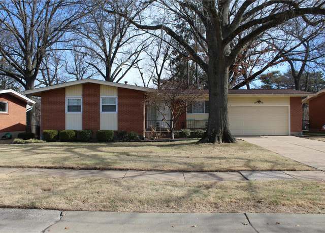 Property at 2236 Kenosho Ave, St Louis, MO 63114, 3 beds, 2 baths