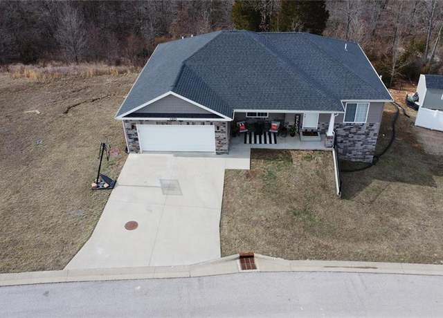 Property at 212 Ridgeview Dr, St Robert, MO 65584, 5 beds, 3 baths