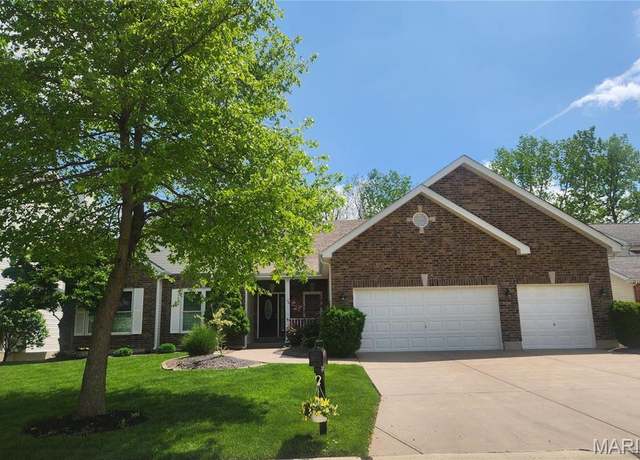 Property at 405 Scenic Dr, St Peters, MO 63376, 5 beds, 3 baths