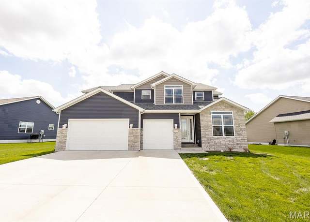Property at 135 Reagan Dr, Troy, IL 62294, 4 beds, 3.5 baths