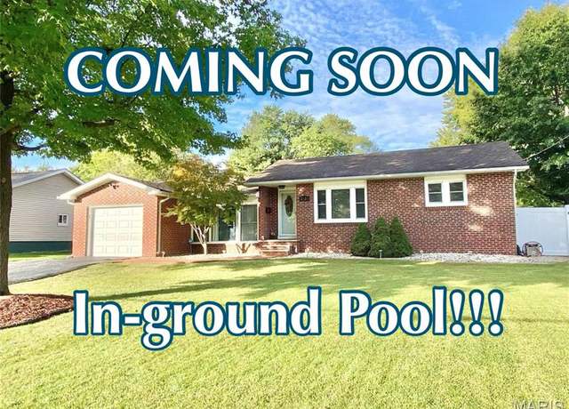 Property at 2420 Sherwood Ter, Alton, IL 62002, 3 beds, 2 baths