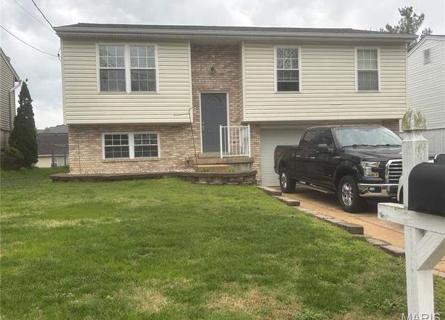 Property at 241 Green Jade Estates Dr, Fenton, MO 63026, 3 beds, 2.5 baths