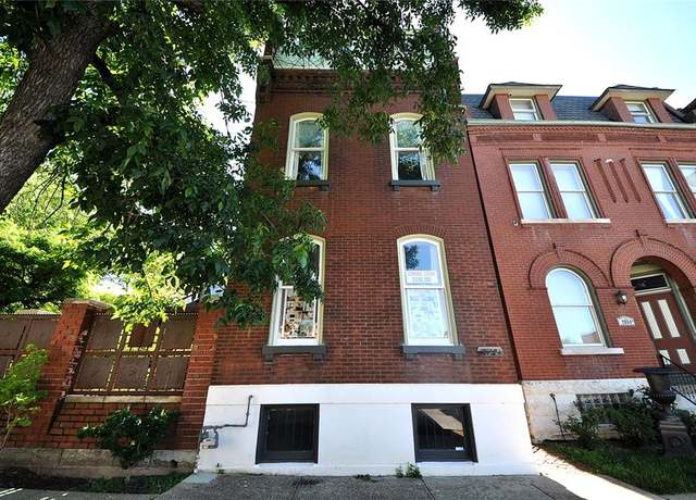 Property at 2862 Mcnair Ave, St Louis, MO 63118, 3 beds, 1.5 baths