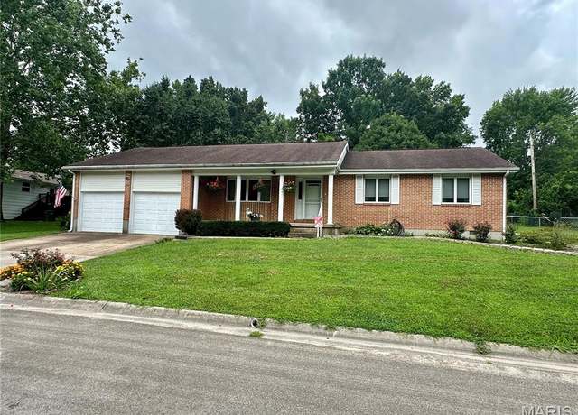 Property at 1204 Sycamore Dr, Rolla, MO 65401, 3 beds, 2 baths