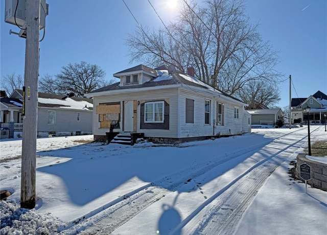 Property at 405 N Washington, Sparta, IL 62286, 2 beds, 1 bath