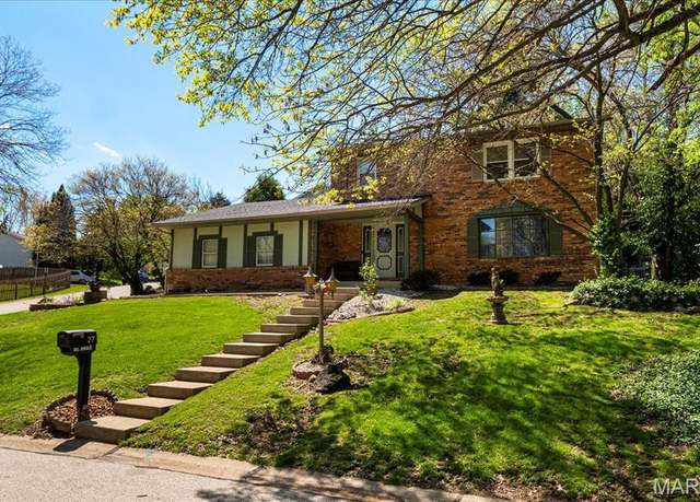 Property at 27 Heatherwood Dr, Collinsville, IL 62234, 3 beds, 2.5 baths