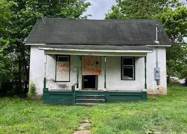 Property at 225 Garfield St, Lebanon, MO 65536, 2 beds, 1 bath