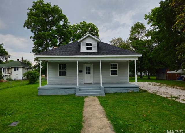 Property at 308 E Kathleen, Sikeston, MO 63801, 3 beds, 2 baths