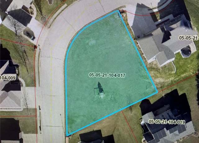 Property at 676 Galen Dr, Trenton, IL 62293
