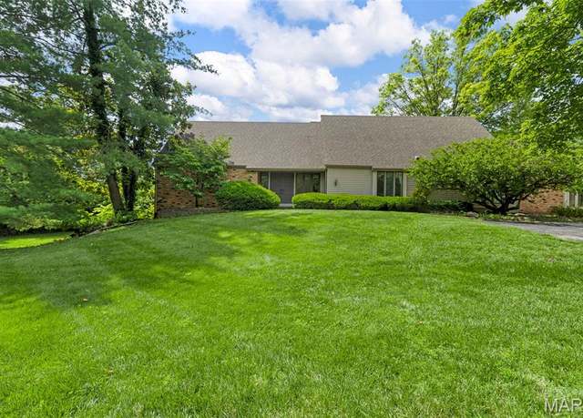 Property at 10944 Chalet Ct, Creve Coeur, MO 63141, 5 beds, 4 baths