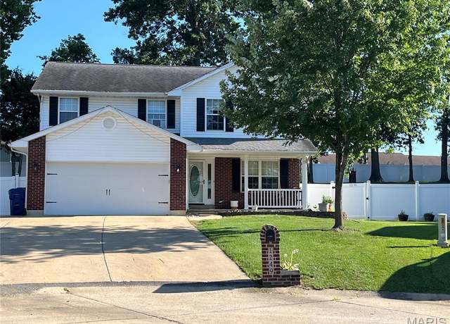 Property at 1249 Shingle Oak Ct, Troy, MO 63379, 3 beds, 3 baths