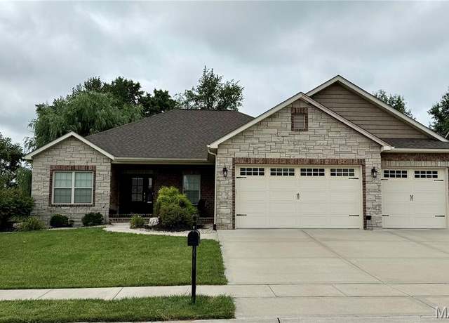 Property at 138 Smola Woods Ct, Glen Carbon, IL 62034, 4 beds, 3 baths