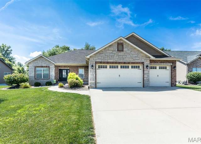 Property at 138 Smola Woods Ct, Glen Carbon, IL 62034, 4 beds, 3 baths