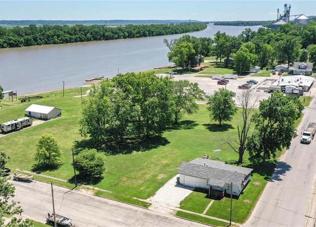 Property at 113 JF Kennedy St, Hardin, IL 62047, 1 bed, 1 bath