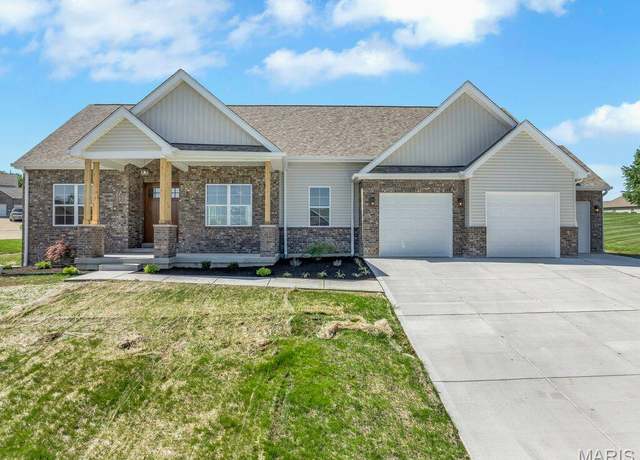 Property at 310 Red Wing Ct, Troy, MO 63379, 4 beds, 3.5 baths