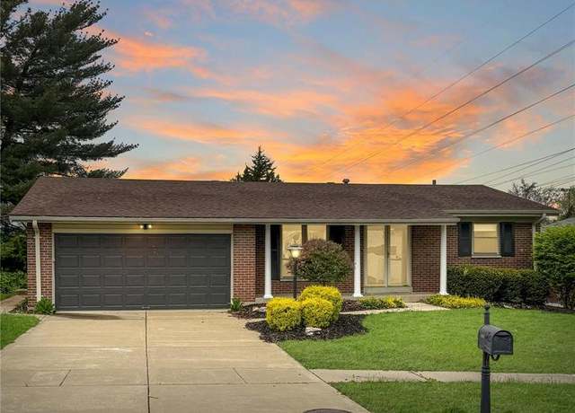 Property at 1525 Orchard Lakes Dr, St Louis, MO 63146, 3 beds, 2.5 baths