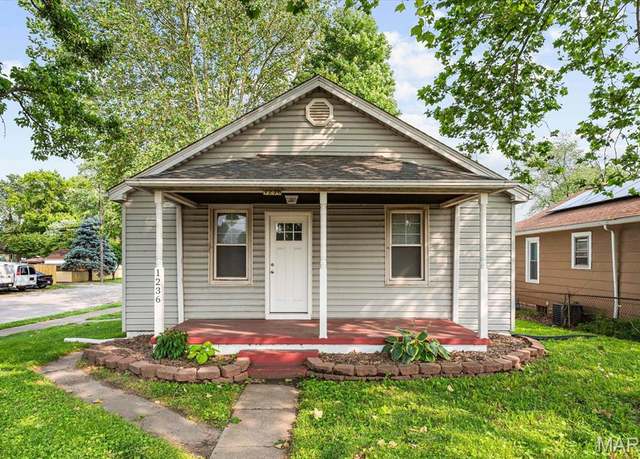 Property at 1236 Edwardsville Rd, Granite City, IL 62034, 2 beds, 1 bath