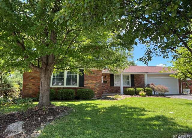 Property at 2941 Elmcrest Dr, St Charles, MO 63301, 3 beds, 3 baths