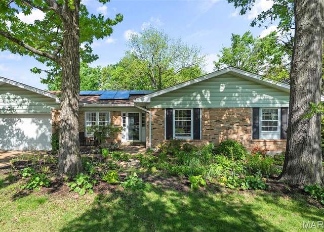 Property at 9055 Grant Farm Trl, St Louis, MO 63126, 4 beds, 2 baths
