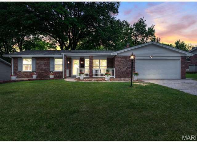 Property at 208 Canary Ln, St Charles, MO 63301, 3 beds, 2.5 baths