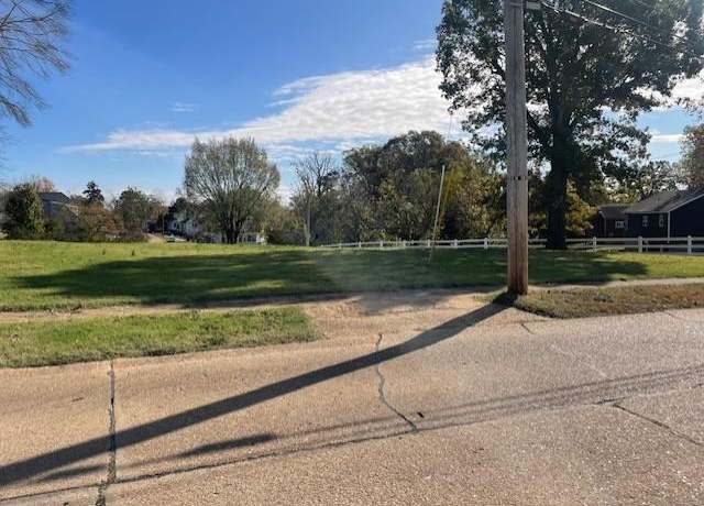 Property at 122 S 11th St, Poplar Bluff, MO 63901