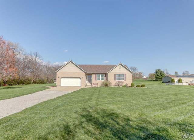 Property at 2478 Motel Rd, Highland, IL 62249, 3 beds, 2.5 baths