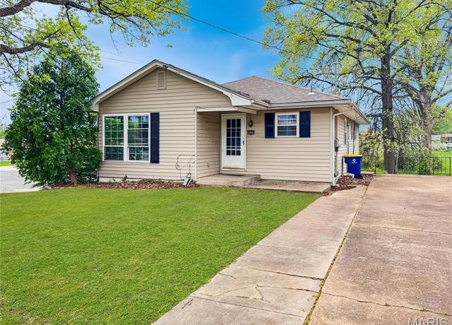 Property at 309 International Ave, Washington, MO 63090, 3 beds, 2 baths