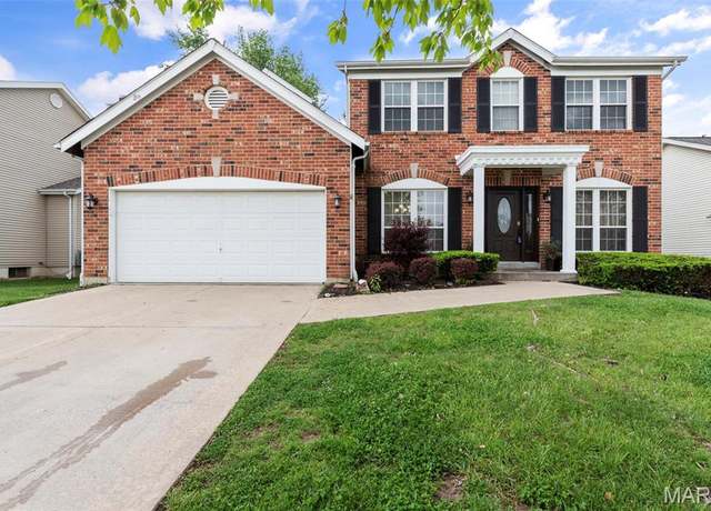 Property at 1325 Auburn Hills Dr, St Charles, MO 63304, 5 beds, 3.5 baths