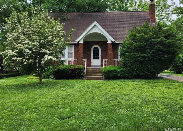 Property at 260 Julia Pl, Belleville, IL 62223, 4 beds, 3 baths