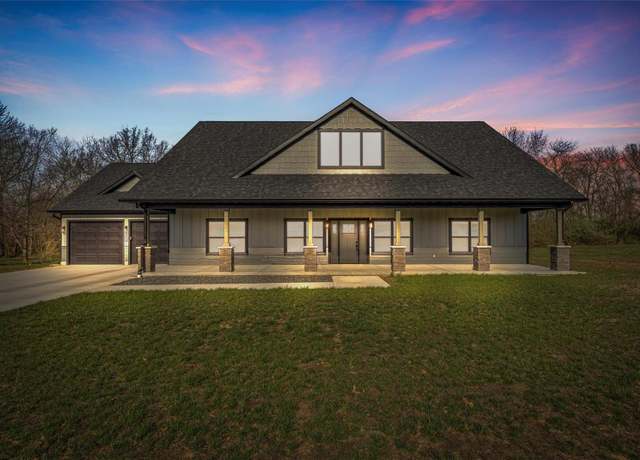 Property at 213 Lakeview Dr, Farmington, MO 63640, 4 beds, 2 baths
