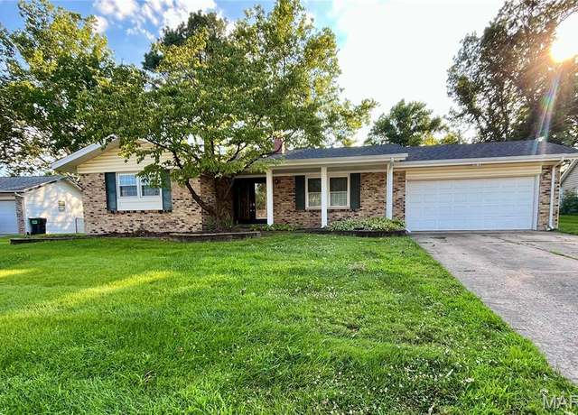 Property at 3492 Huntington Ln, St Charles, MO 63303, 4 beds, 2 baths