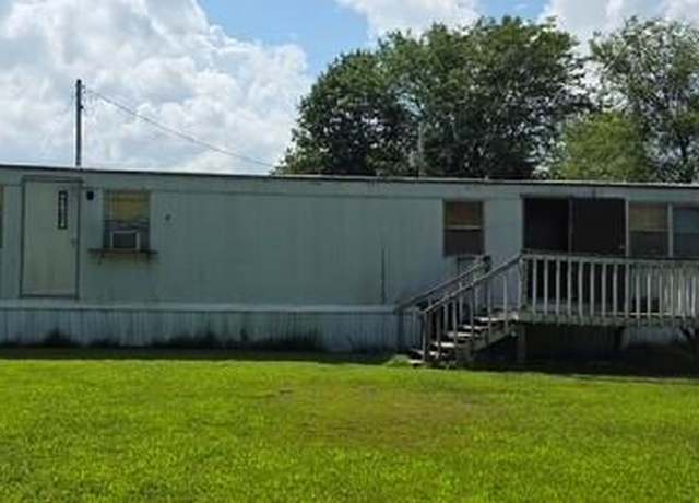 Property at 25235 Hwy W, Waynesville, MO 65583, 5 beds, 2 baths