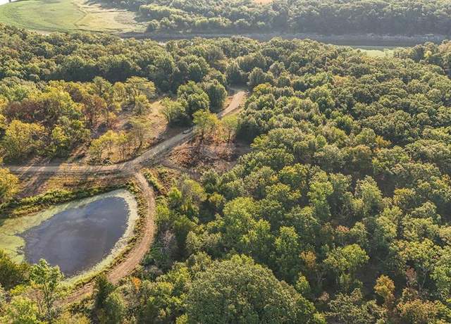 Property at 13 Sweet Tea Ln, Perry, MO 63462