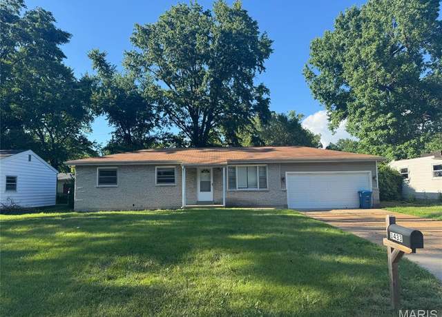 Property at 1433 Farmview Ave, Unincorporated, MO 63138, 4 beds, 2 baths
