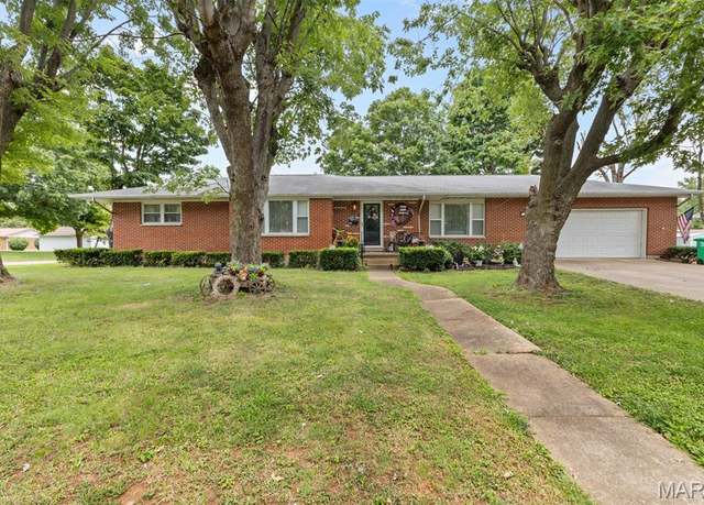 Property at 303 Carter St, Farmington, MO 63640, 3 beds, 2 baths