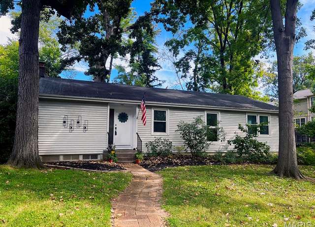 Property at 987 Dwyer Ave, Glendale, MO 63122, 3 beds, 2.5 baths