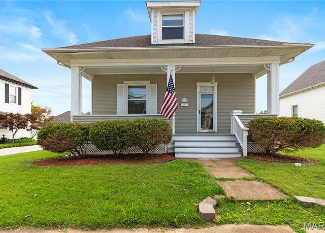 Property at 1103 Madison St, St Charles, MO 63301, 4 beds, 3 baths