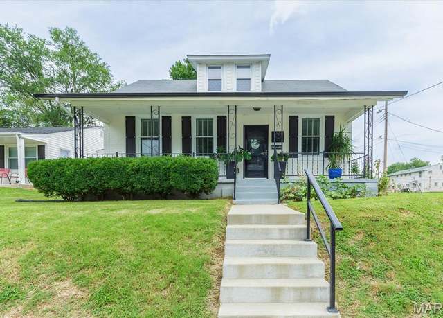 Property at 1718 Gallaher Ave, St Charles, MO 63301, 3 beds, 1.5 baths