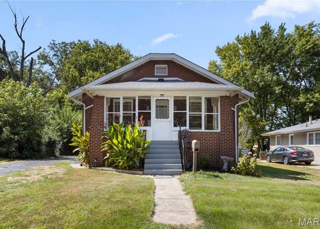 Property at 3009 Endicott Ave, St Louis, MO 63114, 2 beds, 1 bath