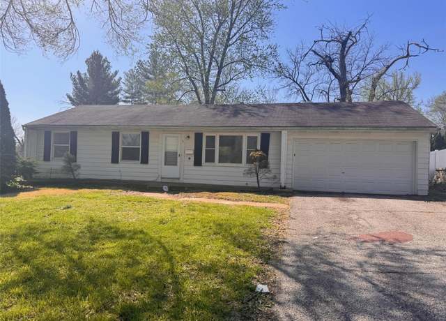 Property at 9 Shireford Ln, St Louis, MO 63135, 3 beds, 1.5 baths