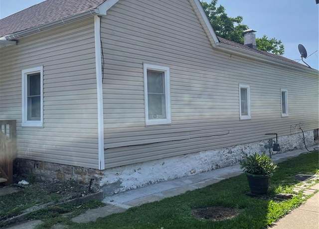 Property at 715 Lyon St, Hannibal, MO 63401, 3 beds, 2 baths