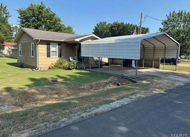 Property at 310 Dunklin St, Morehouse, MO 63860, 2 beds, 1 bath