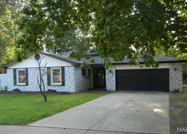 Property at 224 Shelburne Dr, St Charles, MO 63301, 4 beds, 3 baths