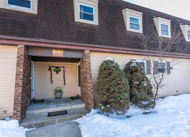 Property at 15 Dorset Ct, Edwardsville, IL 62025, 2 beds, 1.5 baths