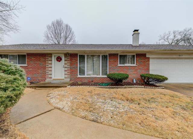 Property at 1912 Shardell Dr, St Louis, MO 63138, 3 beds, 2 baths