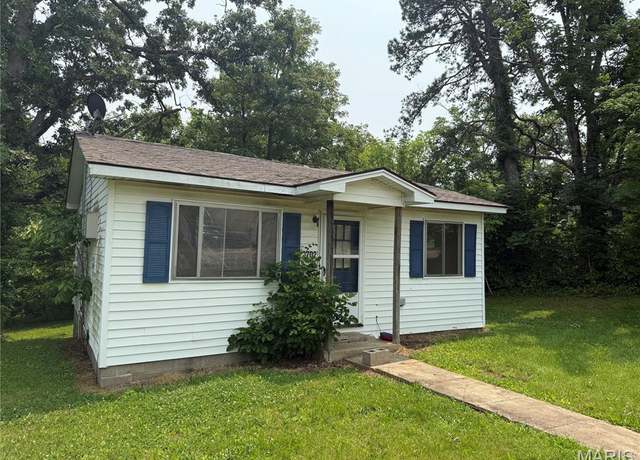 Property at 702 High St, Marble Hill, MO 63764, 2 beds, 1 bath